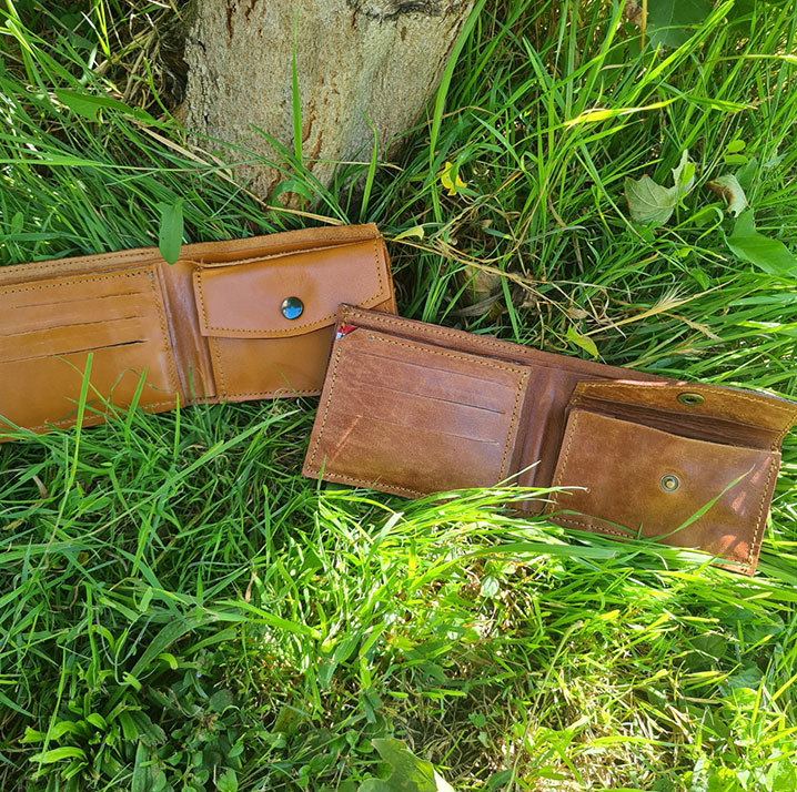 Portefeuille-et-porte-monnaie-en-cuir-marron-clair-et-maron-foncé-11