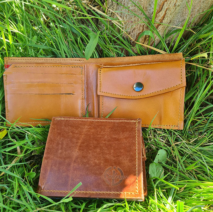 Portefeuille-et-porte-monnaie-en-cuir-marron-clair-et-maron-foncé-12 Portefeuille