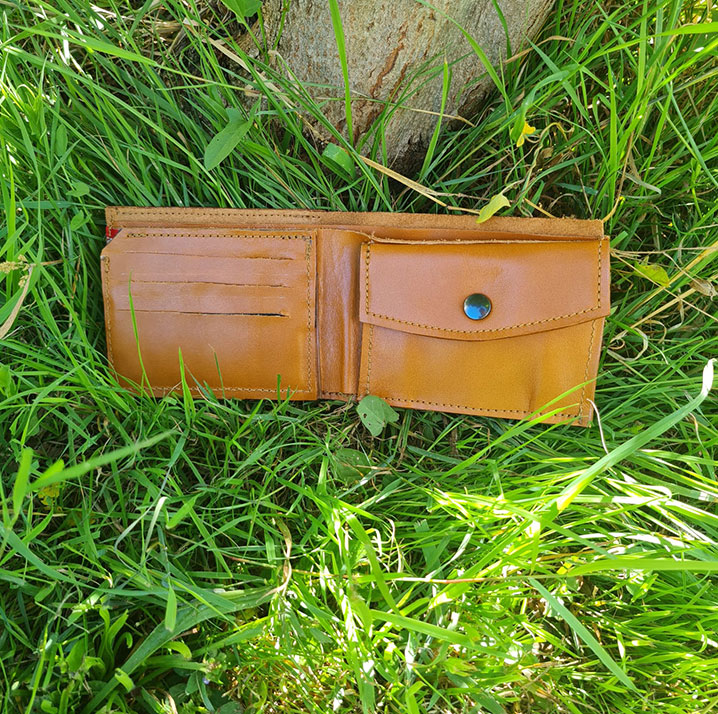 Portefeuille-et-porte-monnaie-en-cuir-marron-clair-et-maron-foncé-3