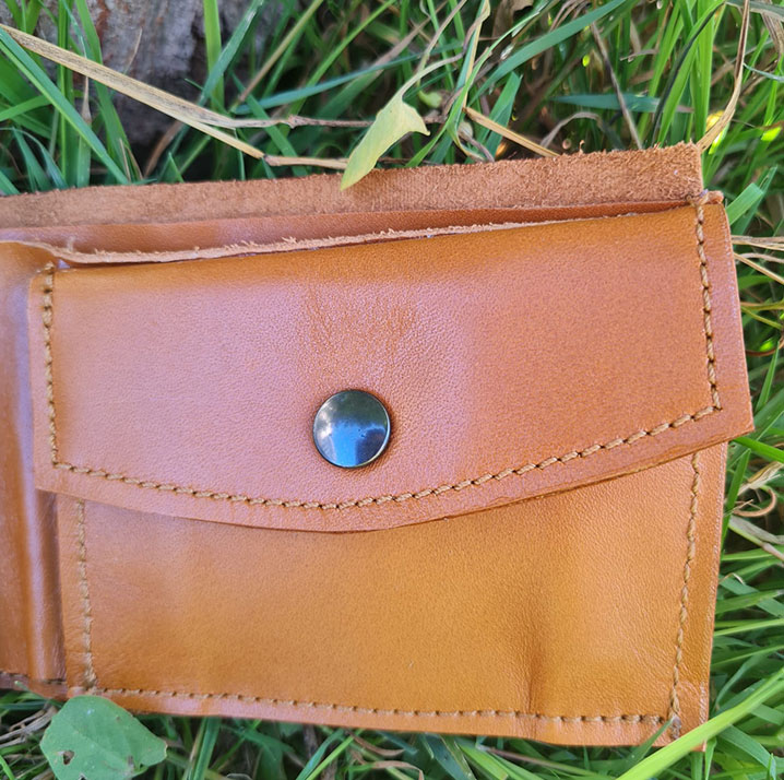 Portefeuille-et-porte-monnaie-en-cuir-marron-clair-et-maron-foncé-4