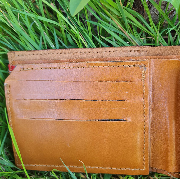 Portefeuille-et-porte-monnaie-en-cuir-marron-clair-et-maron-foncé-5