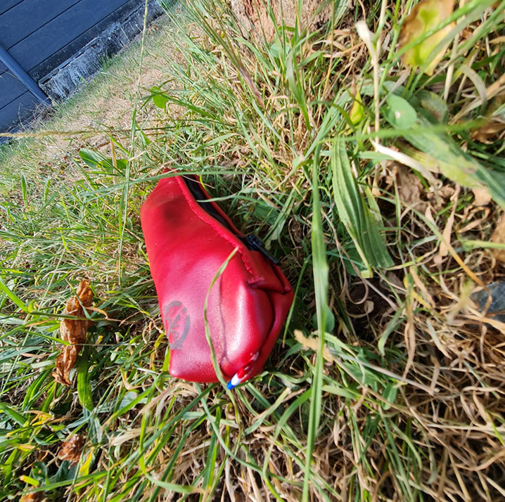 petite-trousse-en-cuir-rouge-2 trousse-en-cuir-