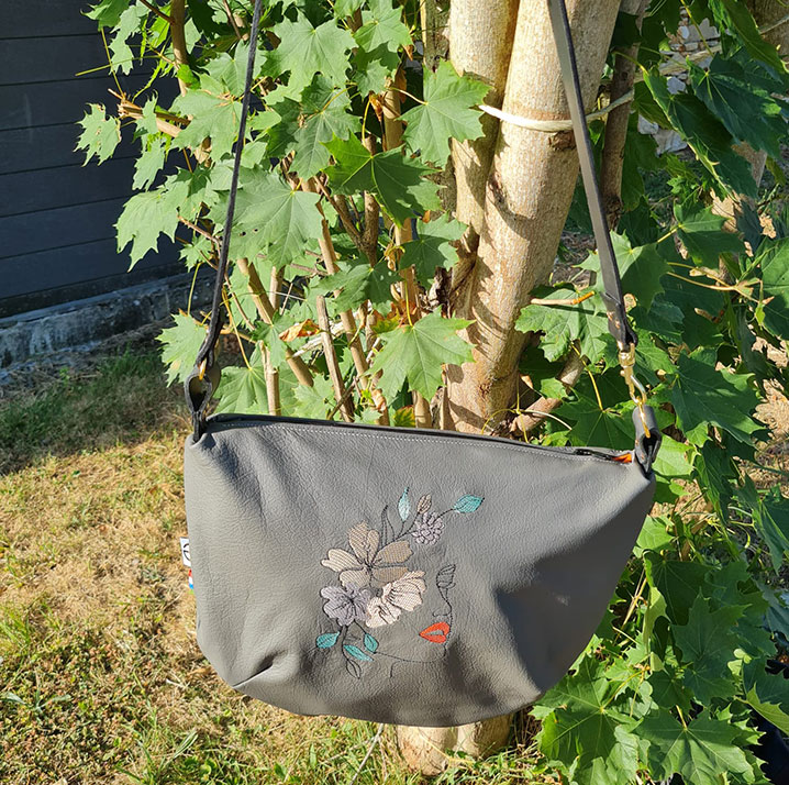 sac-fulkerien-en-noir-avec-femme-fleur-v6 sac-fulkerien-