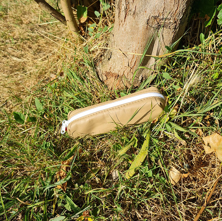 trousse-carrée--crème-2 trousse-carrée