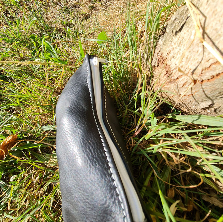 trousse-fulkerienne-noir-en-cuir-3