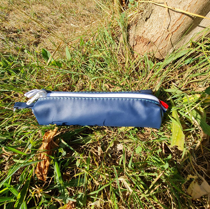 troussse-carré-bleu-conception-d'idée